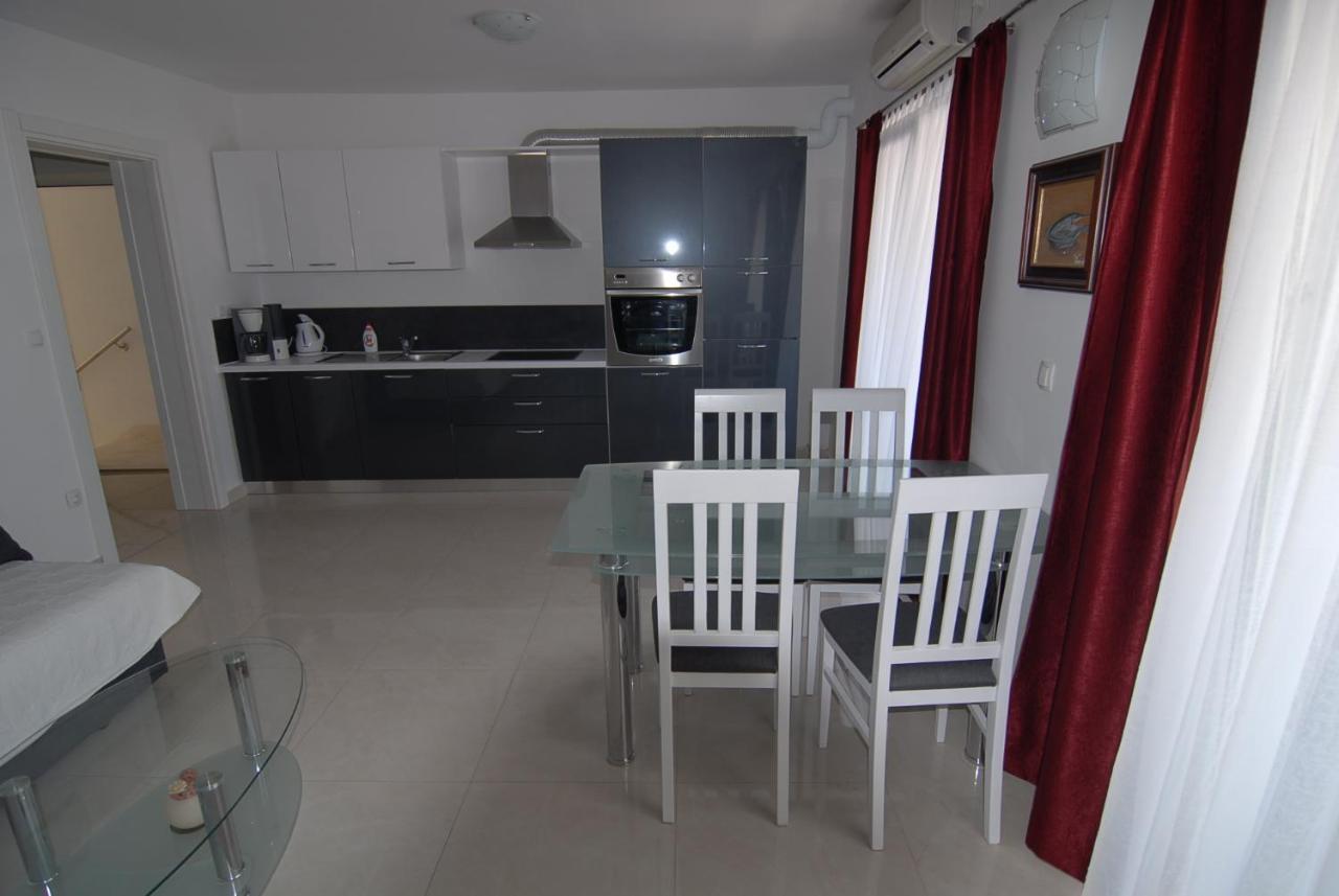 Villa Natalie Omiš Exterior foto